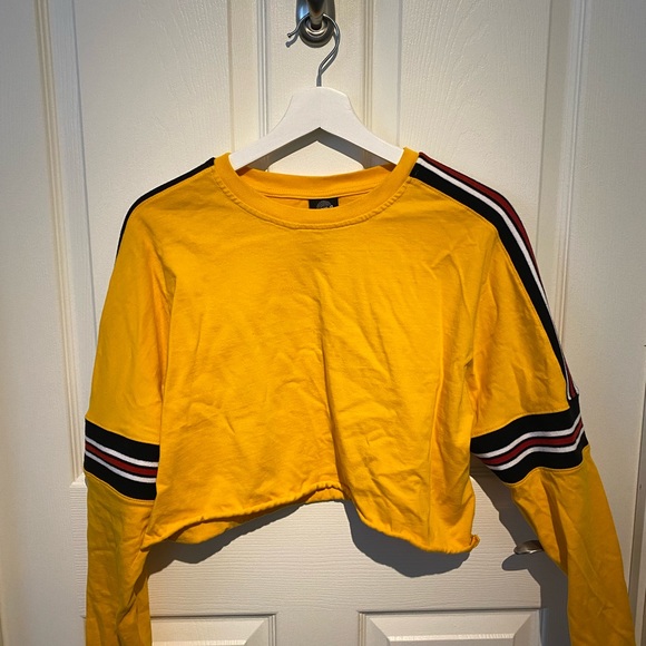Yellow striped crop top. - Picture 3 of 4
